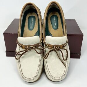 SPERRY leather classic boat shoes, white/cream and brown color